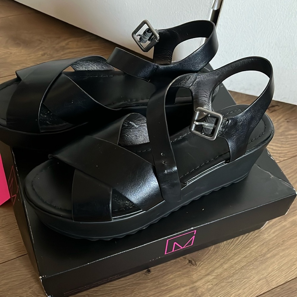 MaTerial Girl platform